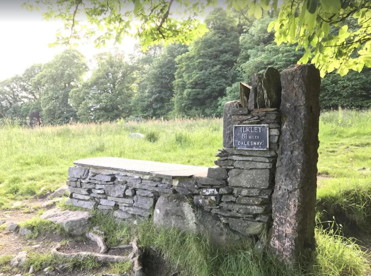 Gorgeous Cottage In Bowness エクステリア 写真