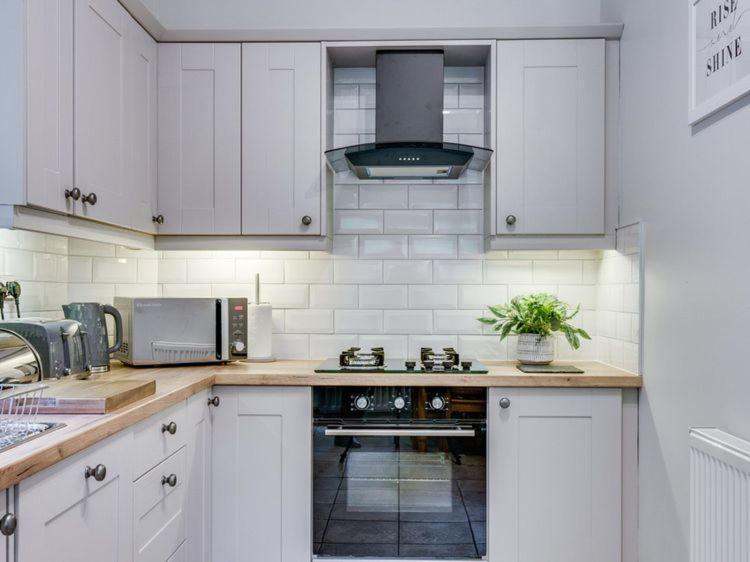 Gorgeous Cottage In Bowness エクステリア 写真